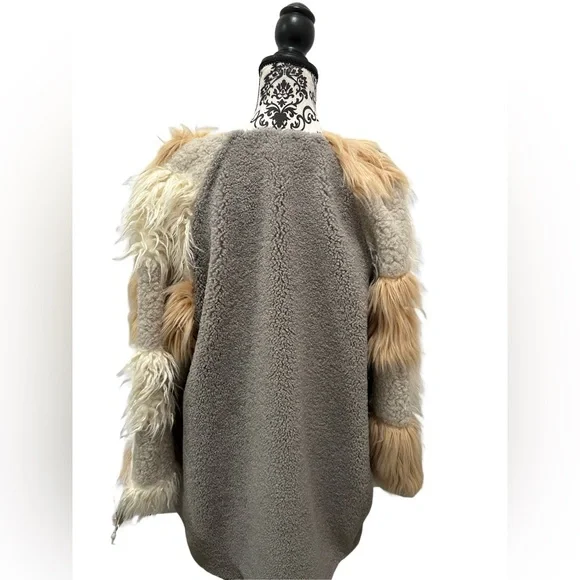 Cozy Faux Fur and Sherpa Jacket - Picture 2 of 8